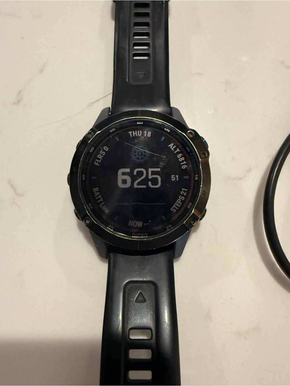 Garmin Fenix 6 Pro Solar GPS Smartwatch – Black - in great working condition